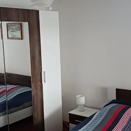 Apartment Irmica Lukovo Šugarje Exterior foto