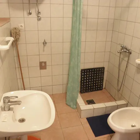Apartment Irmica Lukovo Šugarje Exterior foto