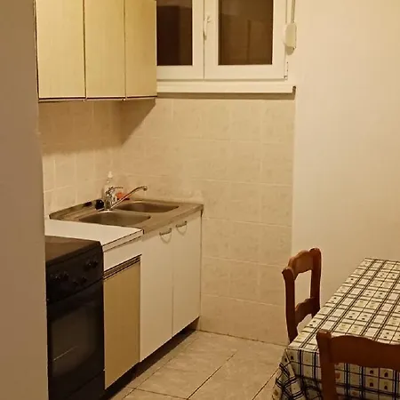 Apartment Irmica Lukovo Šugarje Exterior foto