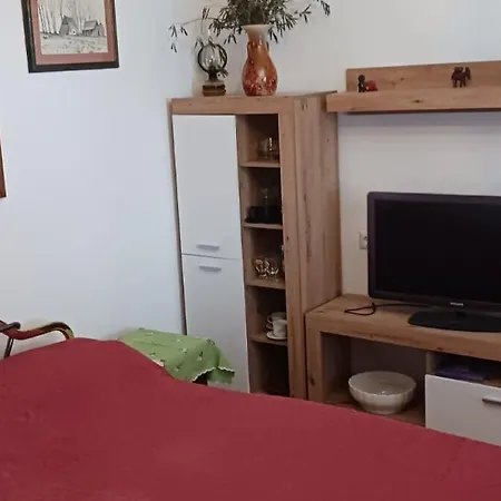 Apartment Irmica Lukovo Šugarje Exterior foto