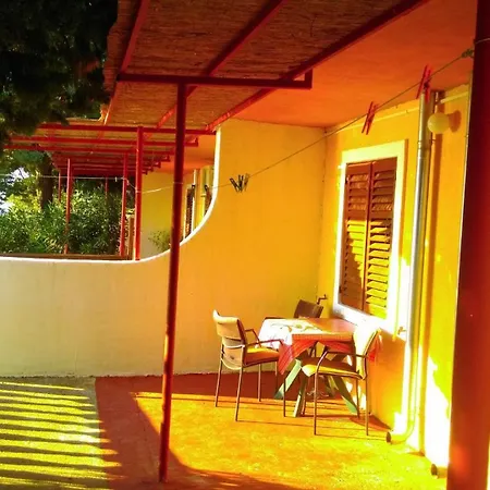 Apartment Irmica Lukovo Šugarje Exterior foto