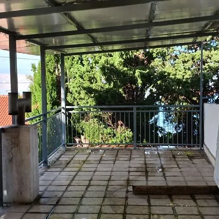 Apartment Irmica Lukovo Šugarje Exterior foto