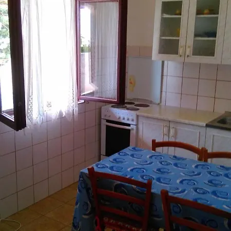 Apartment Irmica Lukovo Šugarje Exterior foto